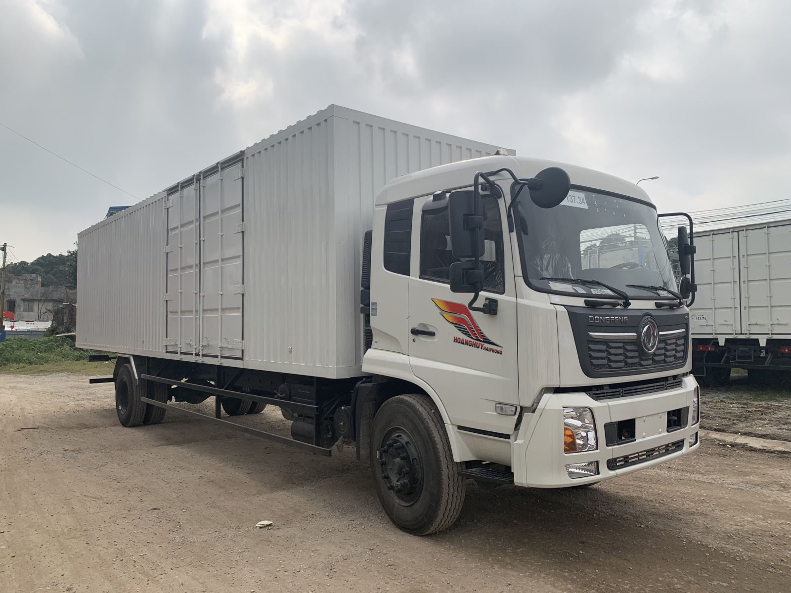 xe-tai-dongfeng-b180-thung-container